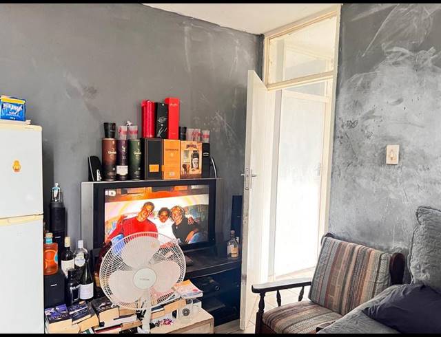 2 BEDROOM APARTMENT FOR SALE IN SUNNYSIDE